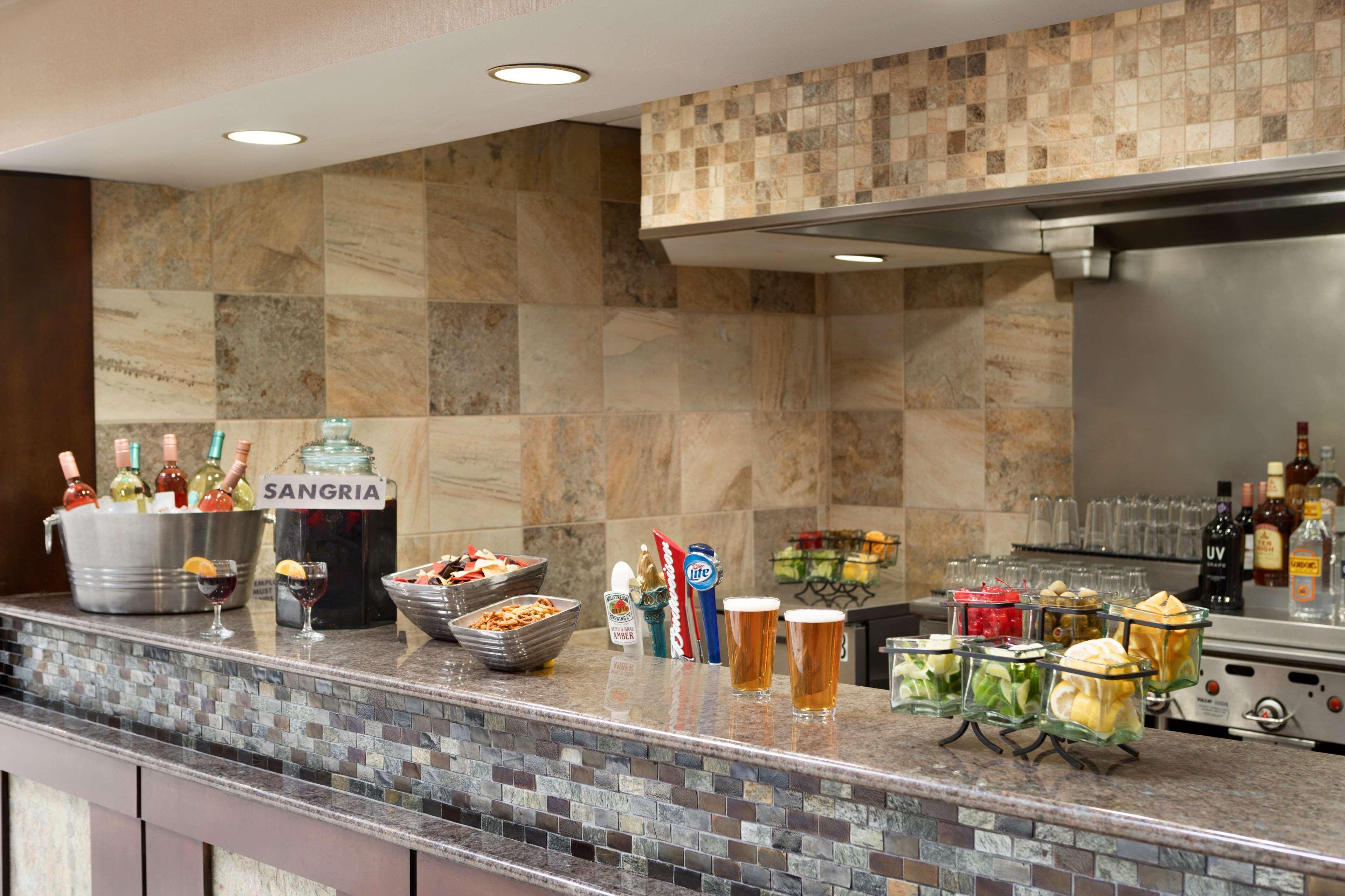 Embassy Suites Des Moines Downtown Eksteriør billede