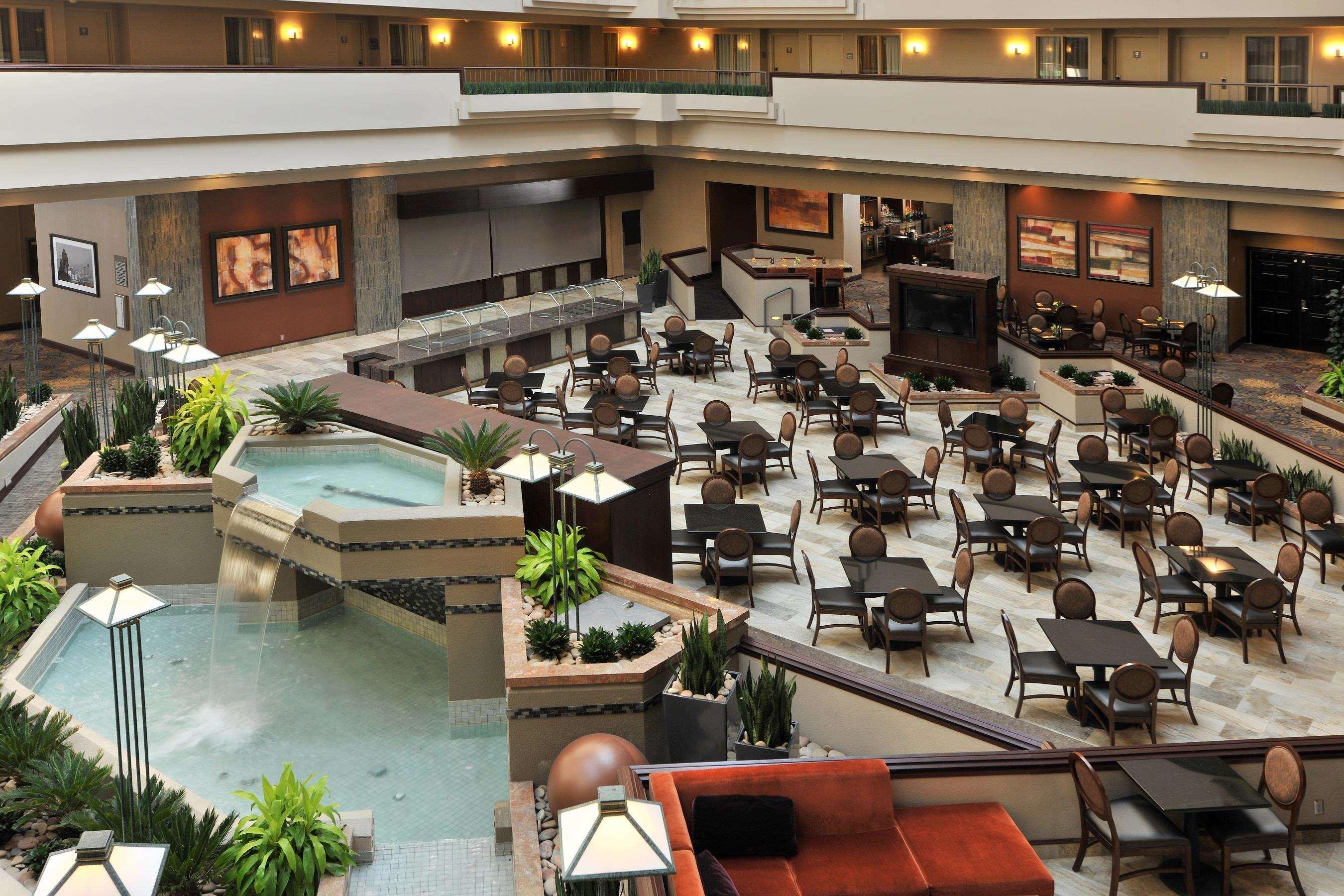 Embassy Suites Des Moines Downtown Eksteriør billede