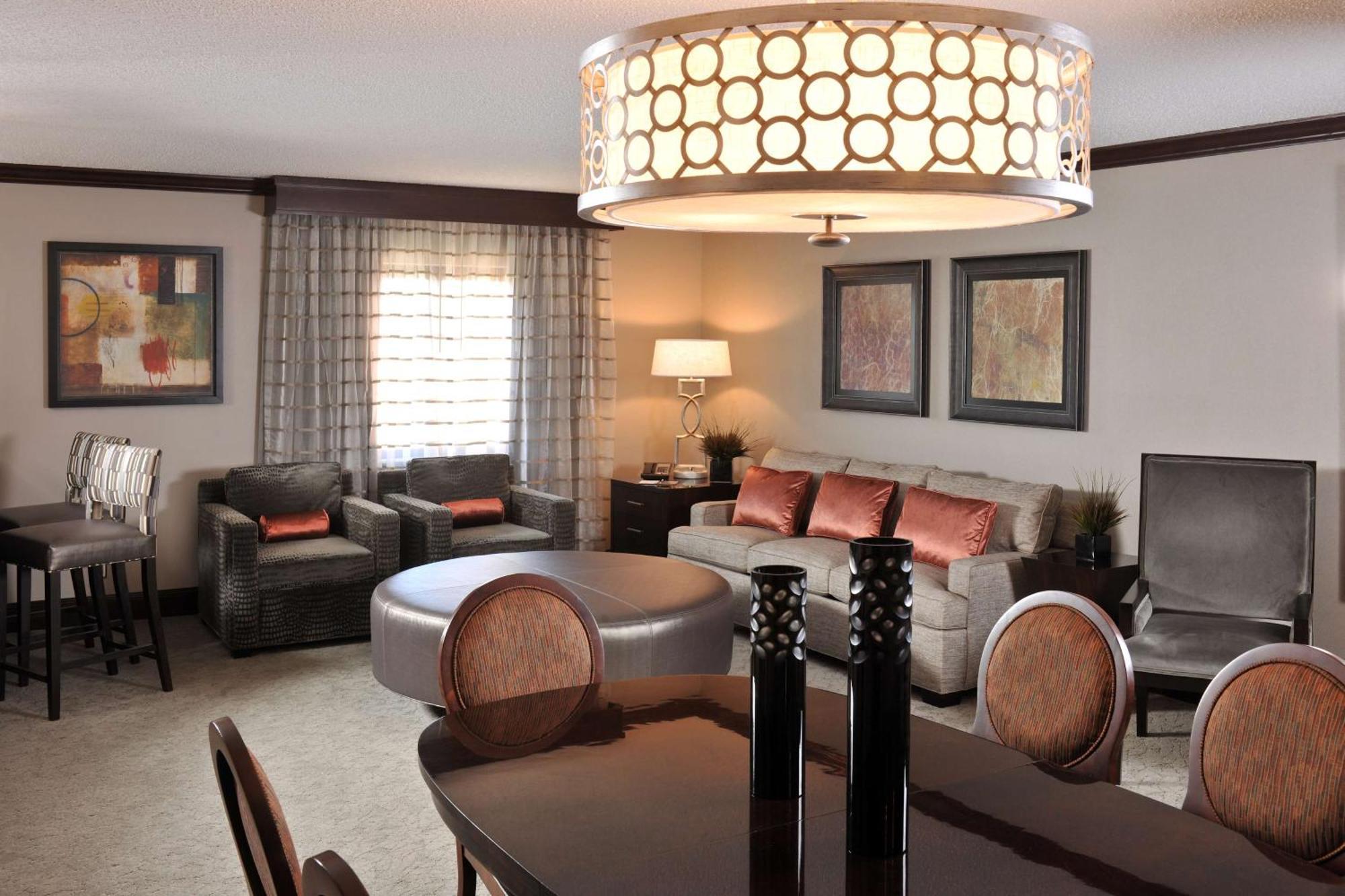 Embassy Suites Des Moines Downtown Eksteriør billede