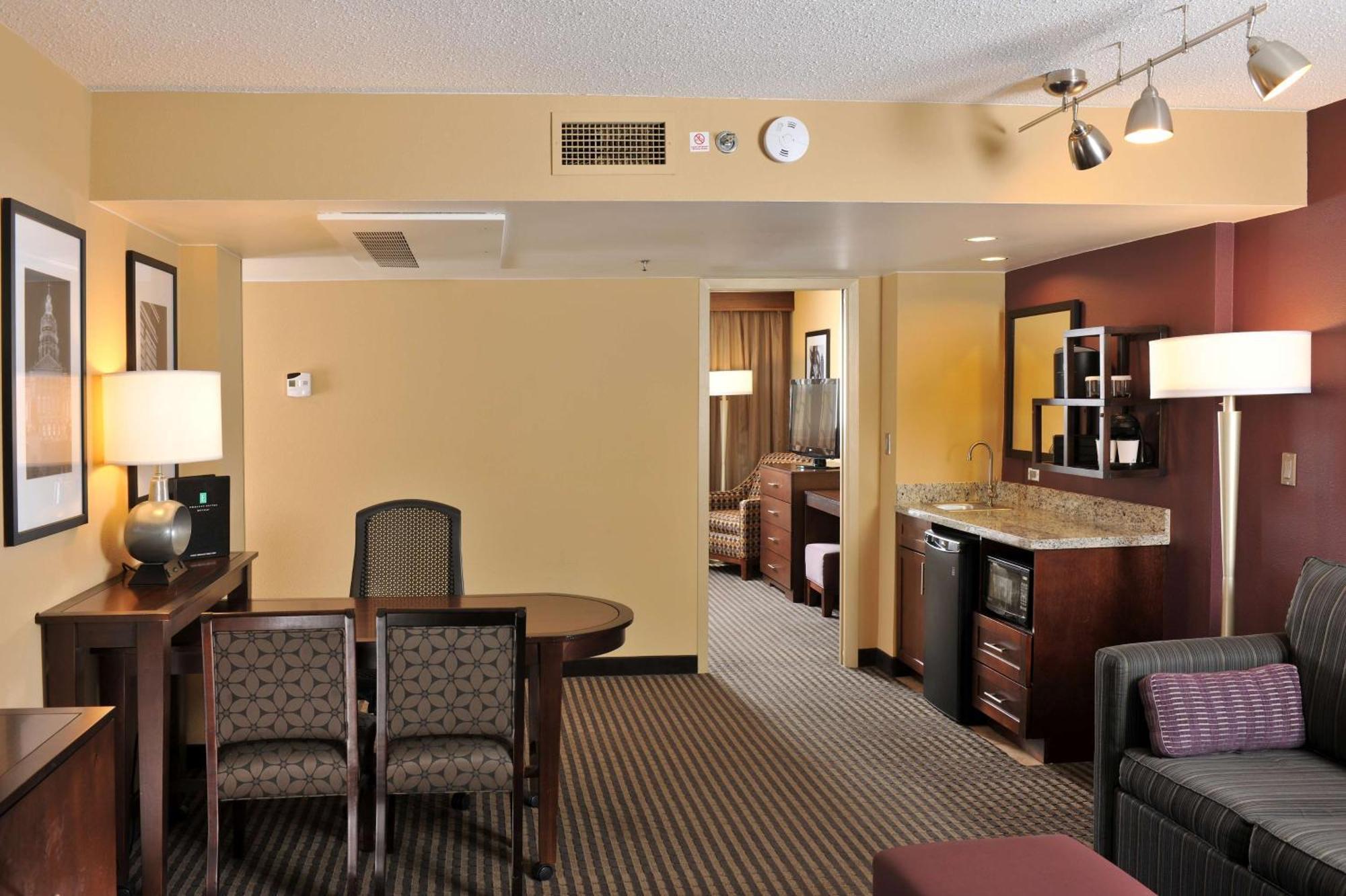 Embassy Suites Des Moines Downtown Eksteriør billede