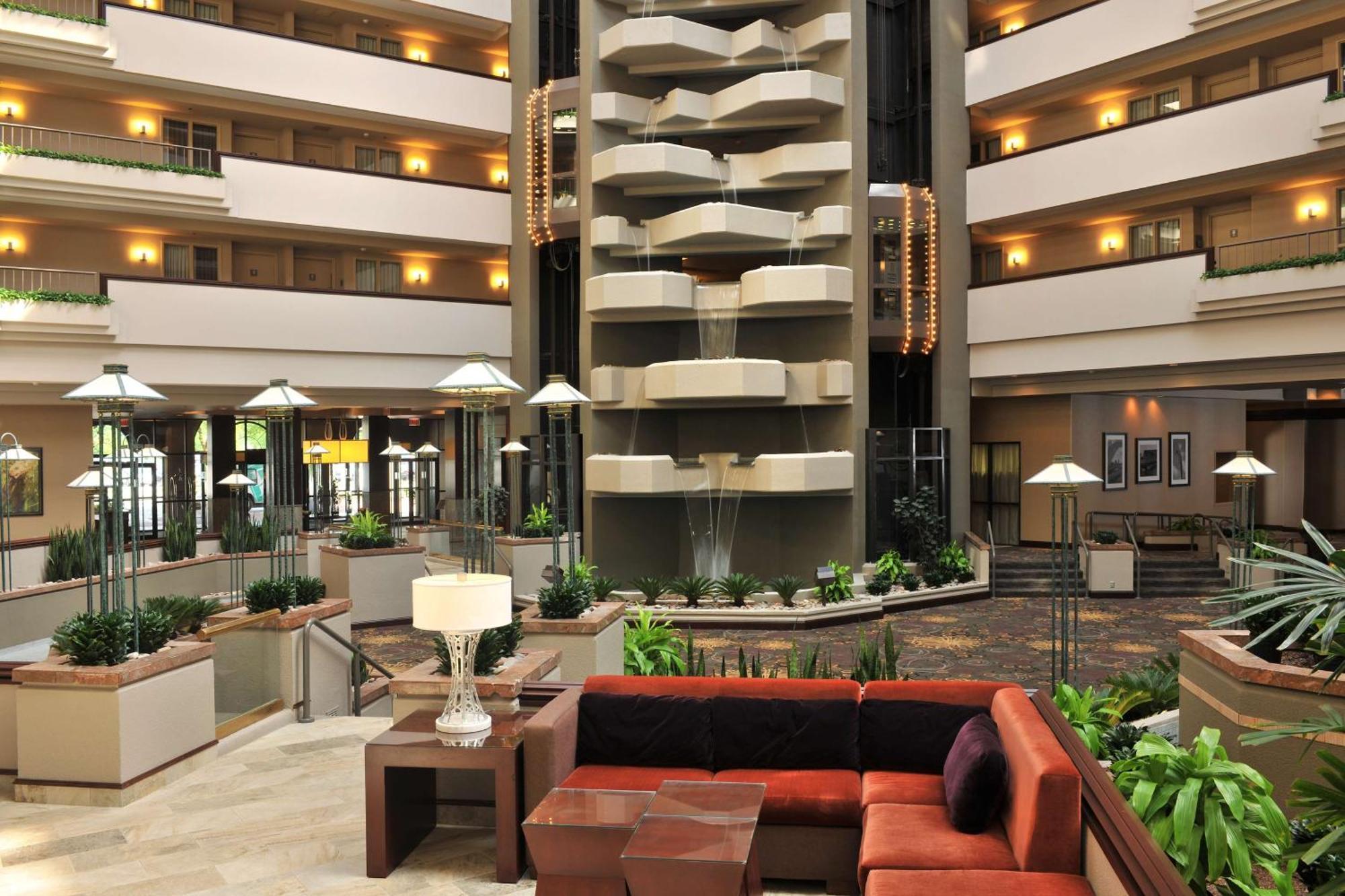 Embassy Suites Des Moines Downtown Eksteriør billede